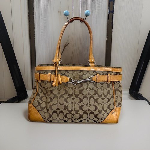 Coach hampton signature logo - hampton,